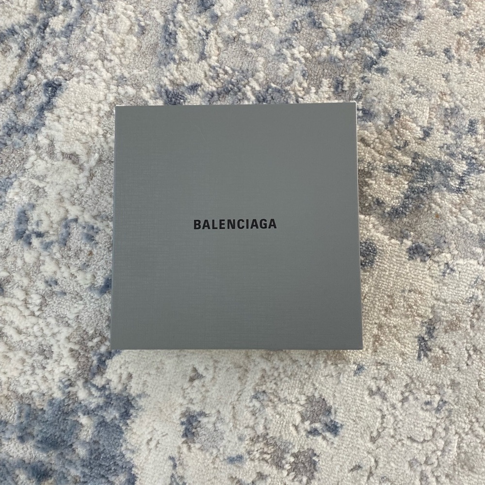 Authentic balenciaga box (small)